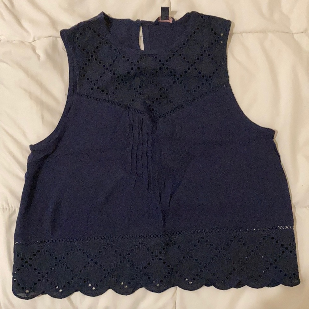 Aeropostale navy sleeveless cropped blouse size XS